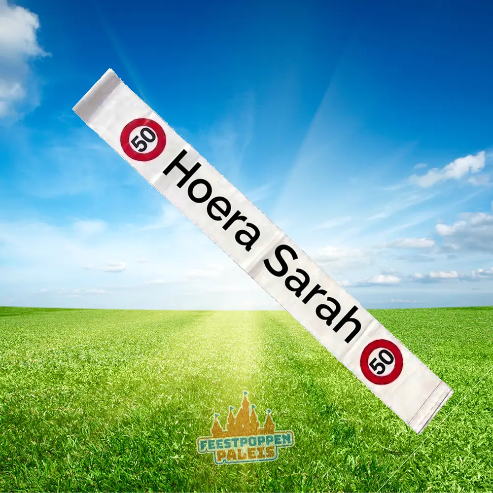 Feestende SARAH - sjerp Hoera Sarah - 50 jaar