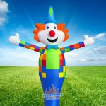 Maak van elk kinderfeestje of braderie een succes met deze 3,5 meter hoge Skydancer Clown. De perfecte eyecatcher die danst, zwaait en iedereen laat lachen!