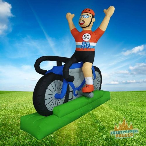 Abraham Wielrenner Mountainbiker - Jarige Wielrenner 3 meter hoog