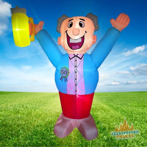 Opblaasbare Abraham voor binnen van 2,3 meter hoog in feestoutfit, ideaal voor een 50e verjaardagsviering met een knipoog.