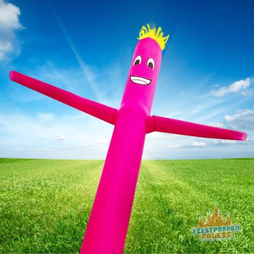 Een vrolijke roze skydancer van maar liefst 5 meter hoog zwaait en danst in de lucht. De soepele bewegingen en felle kleur trekken direct de aandacht, perfect voor evenementen, feesten of promoties! 🎈💃
