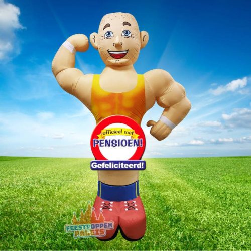 Vrolijke sportieve man als opblaasfiguur, ideaal om een sportieve pensionado in het zonnetje te zetten bij zijn afscheid, gegarandeerd feestelijk en opvallend.